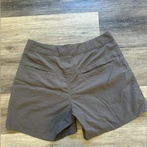 Mountain Hardwear Hiking Shorts Brown Tan - Picture 6 of 9